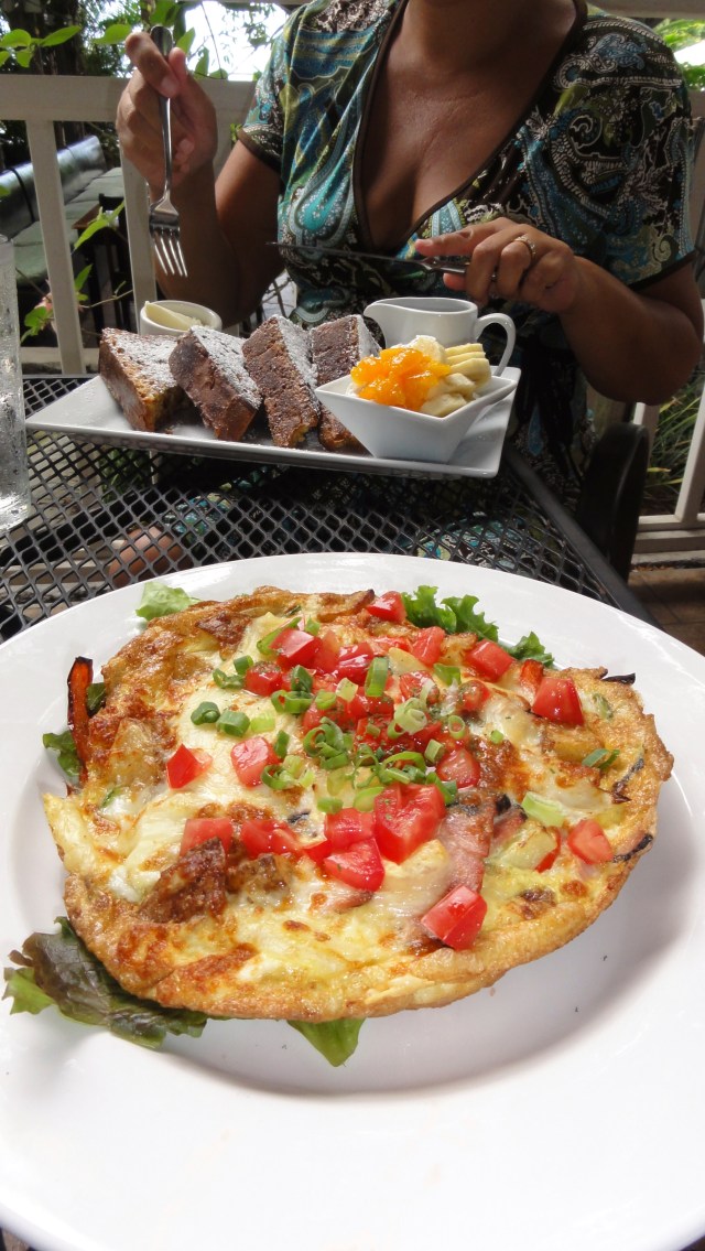 Breakfast at Holuakoa Gardens